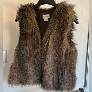 Ladies Club Monaco faux fur vest. Size S